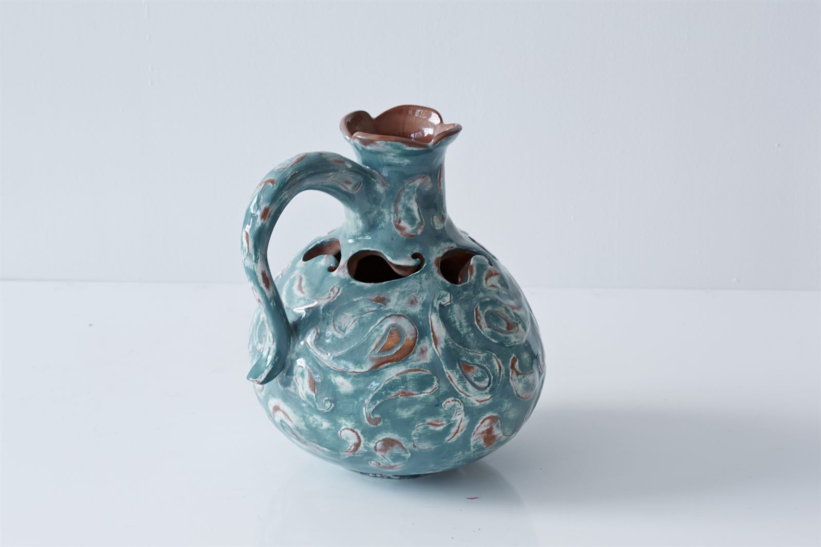 Botteh Jeqqeh, coil-built terracotta vessel